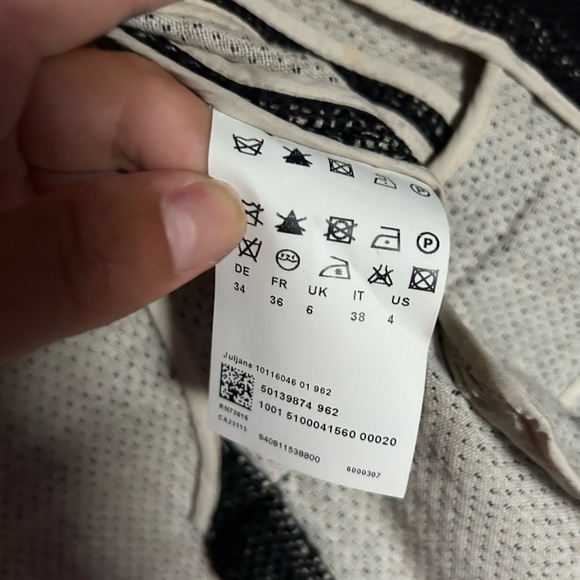 100% virgin wool Hugo Boss vest small - Picture 6 of 17